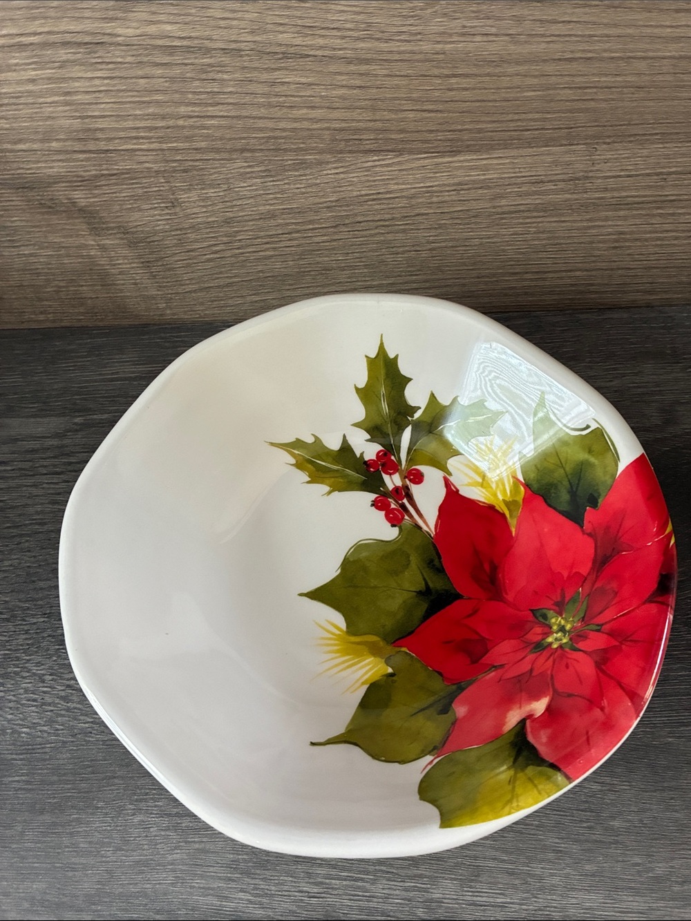 Effeti d’arte Handmade in Italy Poinsettia Decorative Serving Christmas Bowl